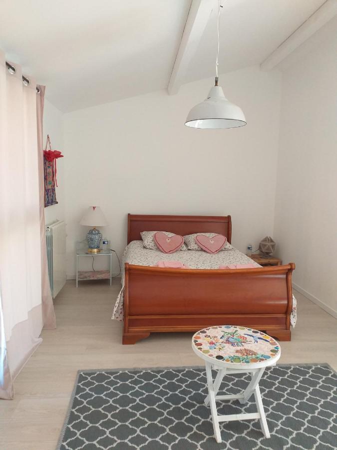 La Maison D Annick Apartment Lodève Екстериор снимка